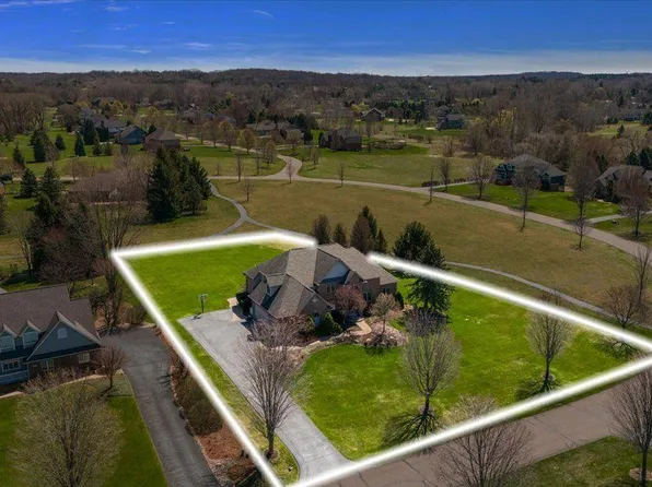 8449 S Shore Dr, Clarkston, MI 48348