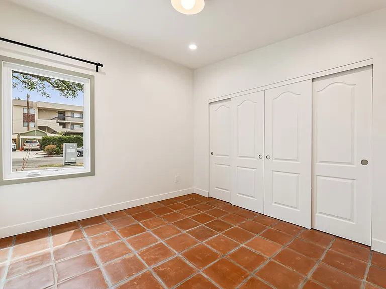533 E Windsor Rd #A — Photo 15