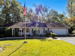 4010 Woodbury Rd, Seneca, SC 29672