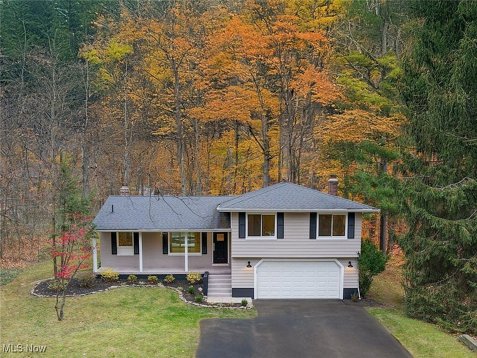 1st image of 17129 Woodmere Dr
