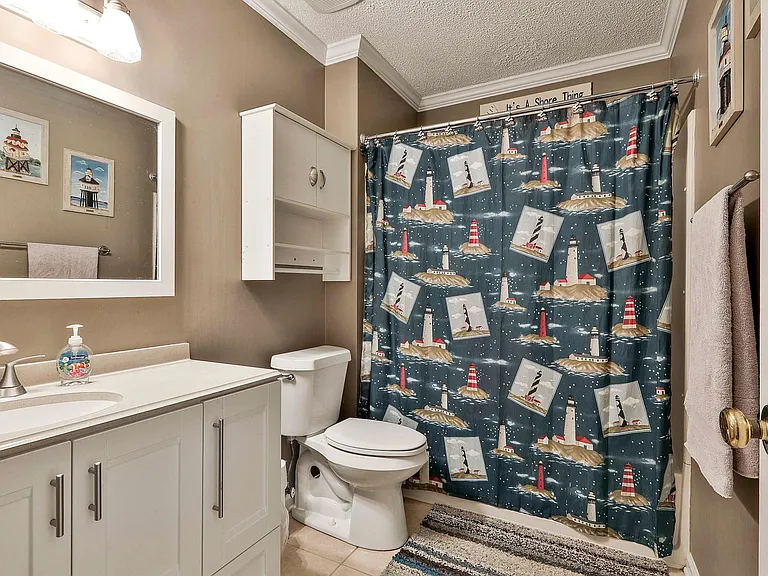 110 Hampton Woods Dr — Photo 24