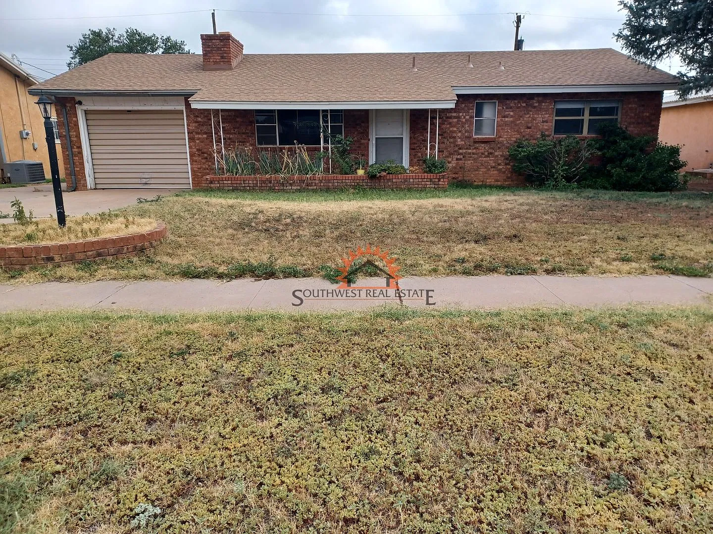 Brick 3 bedroom 2 bath home — Photo 1