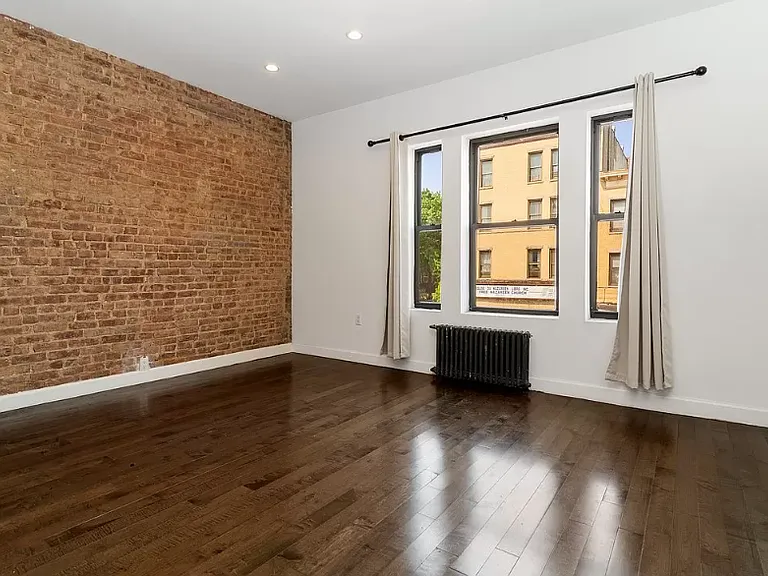 447 Rogers Ave #2R — Photo 4