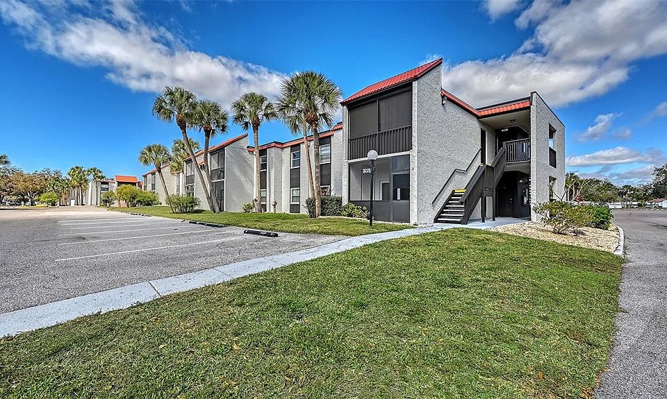 1st image of 3229 Beneva Rd Unit 101