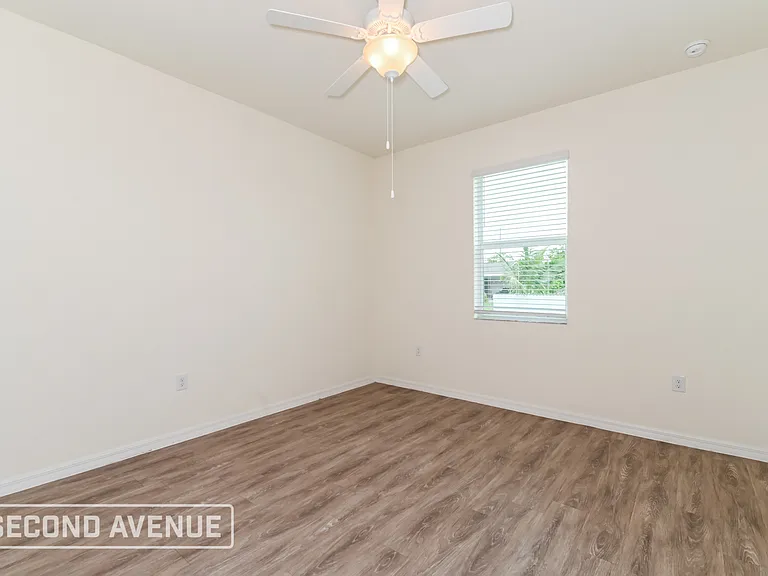 2728 NE 6th Pl — Photo 17