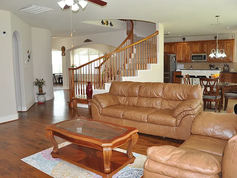 1312 Valley Vista Dr — Photo 4