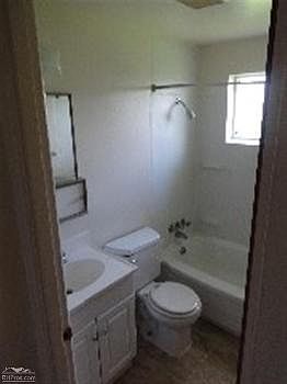 5th image of 610 9th Ave SW APT 16