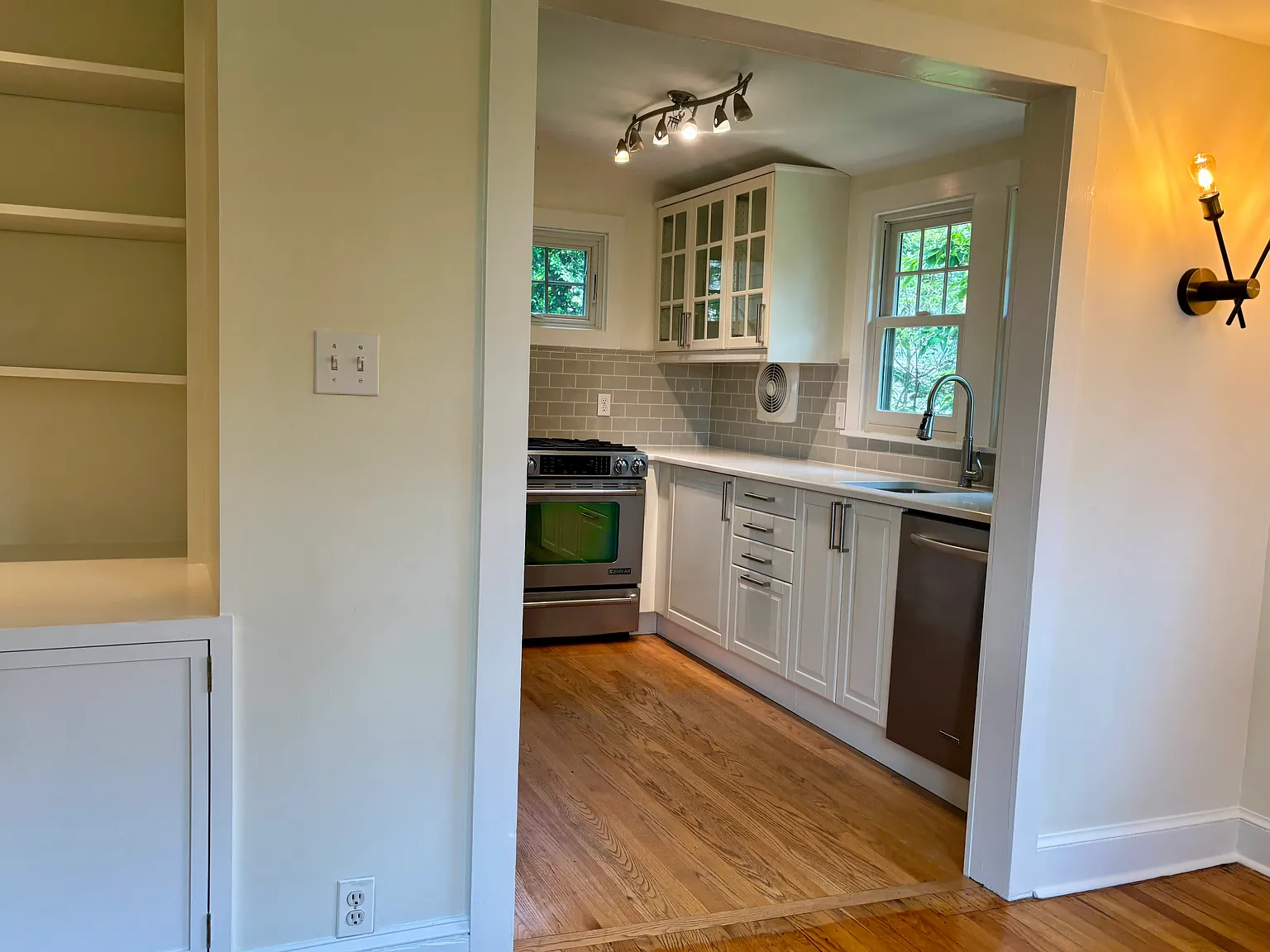 4 bed, 1632 sqft, $3,400 — Photo 3