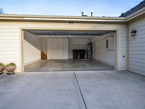 4th image of 919 Eagle Rd