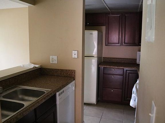 5th image of 190 Hickory Woods Ct APT 4D