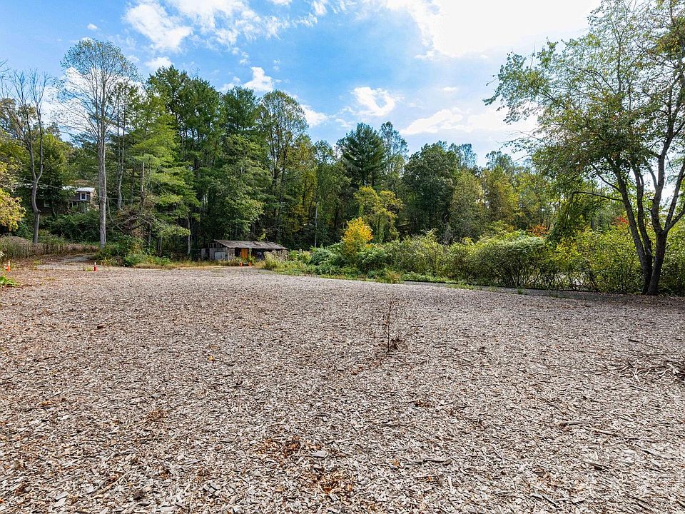 1st image of 36-40 44 Lakeside Dr