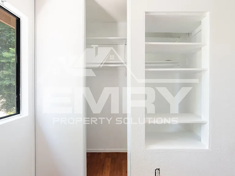 9781 S Karmont Ave — Photo 17