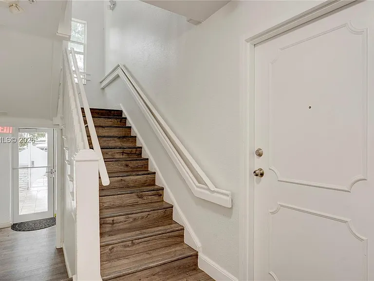 1550 Drexel Ave #101 — Photo 2