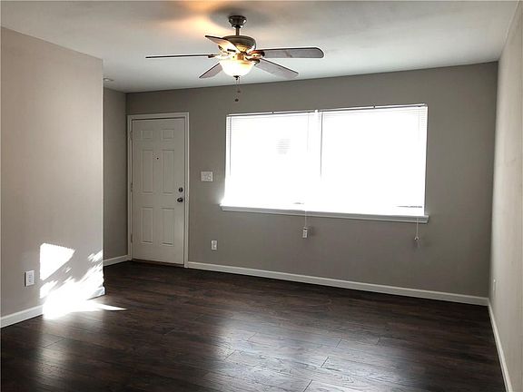 3rd image of 415 Kirnwood Dr