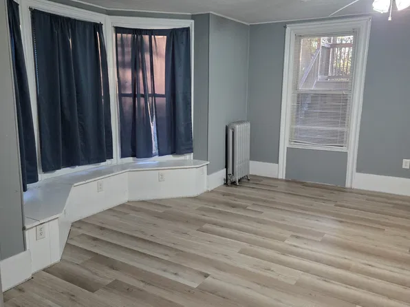 37 Oak Ave #1, Worcester, MA 01605