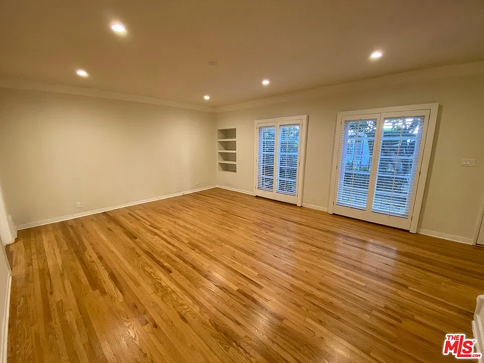 2 bed, 1.5 bath, 1150 sqft, $3,690 — Photo 1