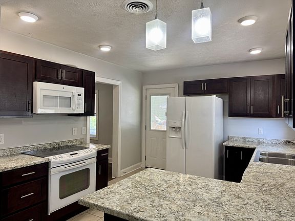 2nd image of 817 Rockwood Hts