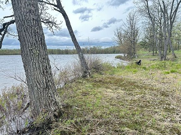 3rd image of 23 Holiday Rd