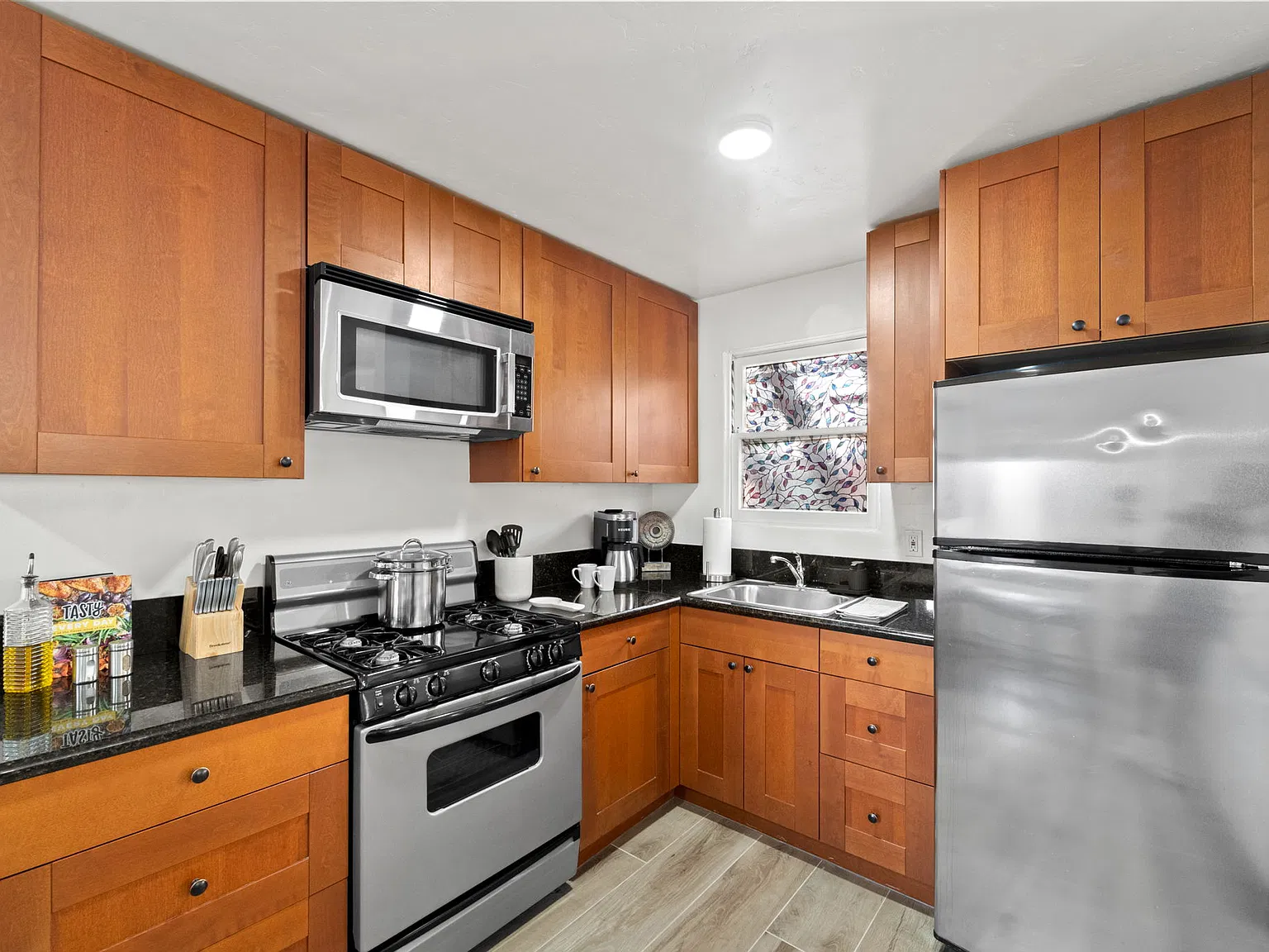 1 bed, 725 sqft, $2,950 — Photo 2