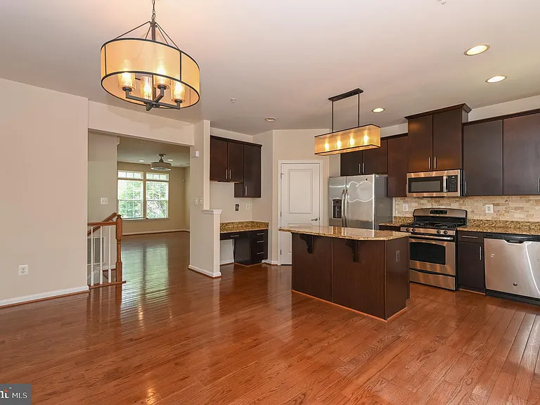 3707 Hansberry Ct NE — Photo 1