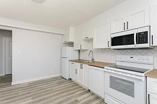10207 107th Ave NW — Photo 1