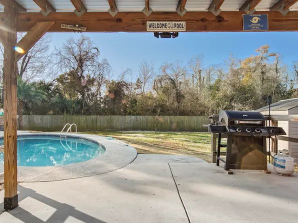 5204 Lee Dr, Panama City, FL 32404