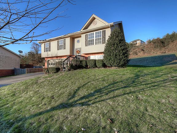 2nd image of 1349 Meadow Creek Ln