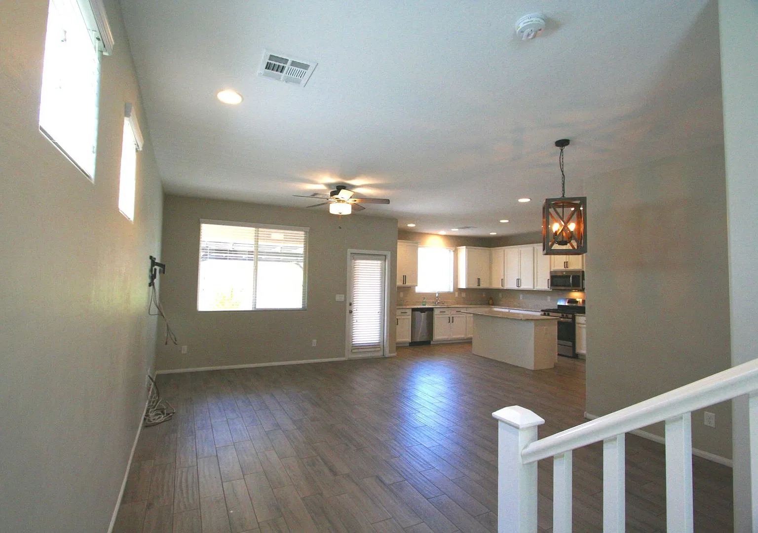 1734 sq ft, 3 bed, 2 1/2 bath, 2 car — Photo 4