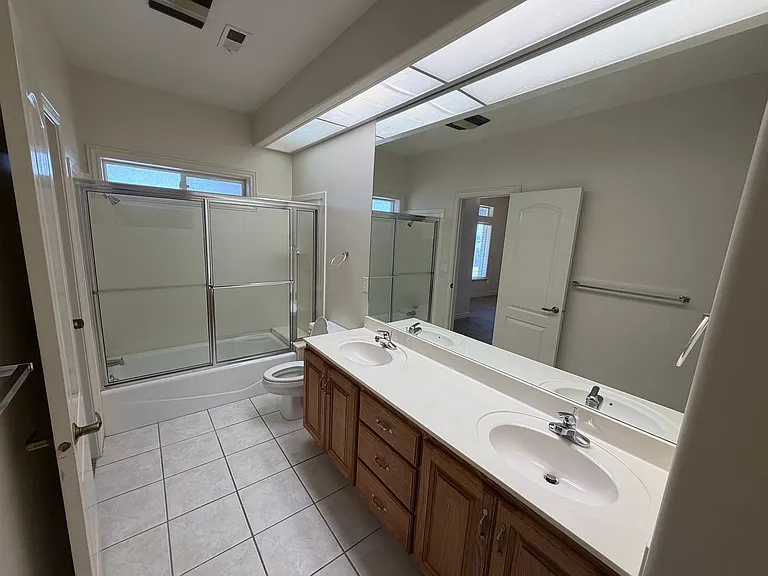 1835 N Beechwood Dr — Photo 47