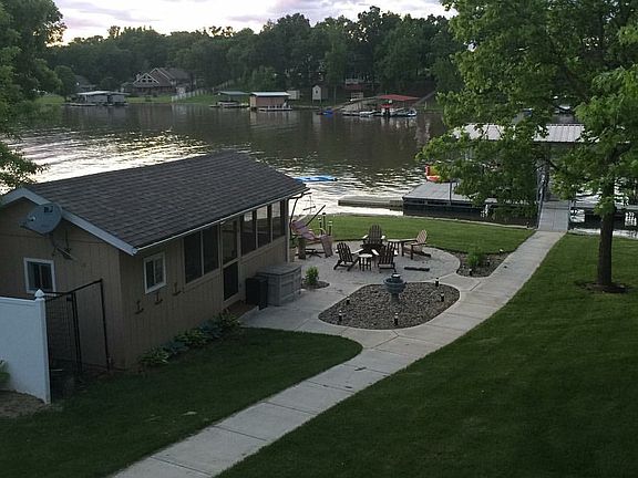 Screen enclosed Boathouse