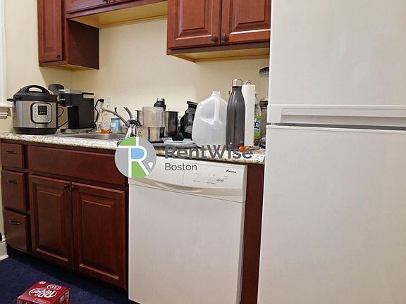 4th image of 1836 Commonwealth Ave #11