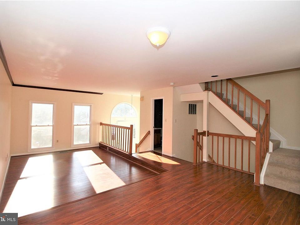 1st image of 1505 Templeton Pl