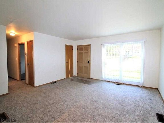2nd image of 400 Douglas Dr