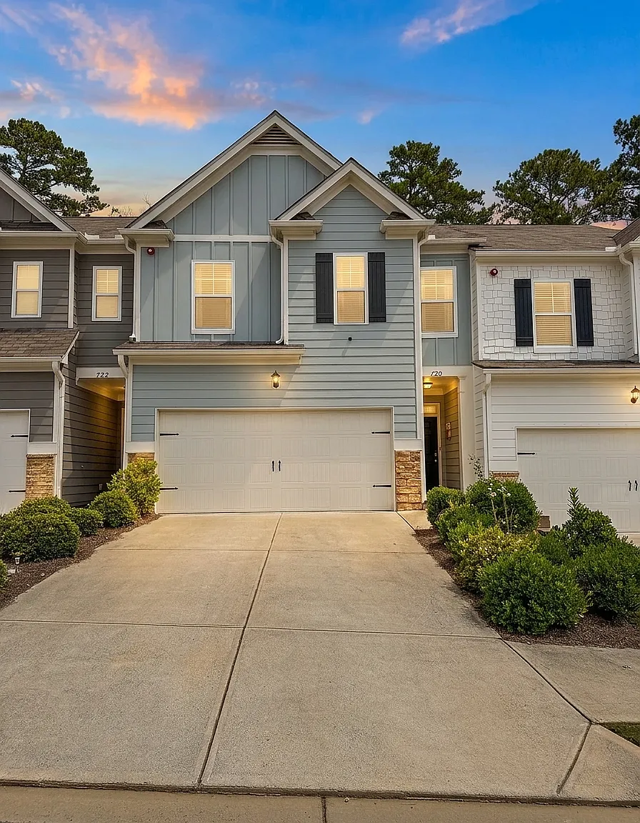 3 bed, 2.5 bath, 1989 sqft, $2,700 — Photo 1