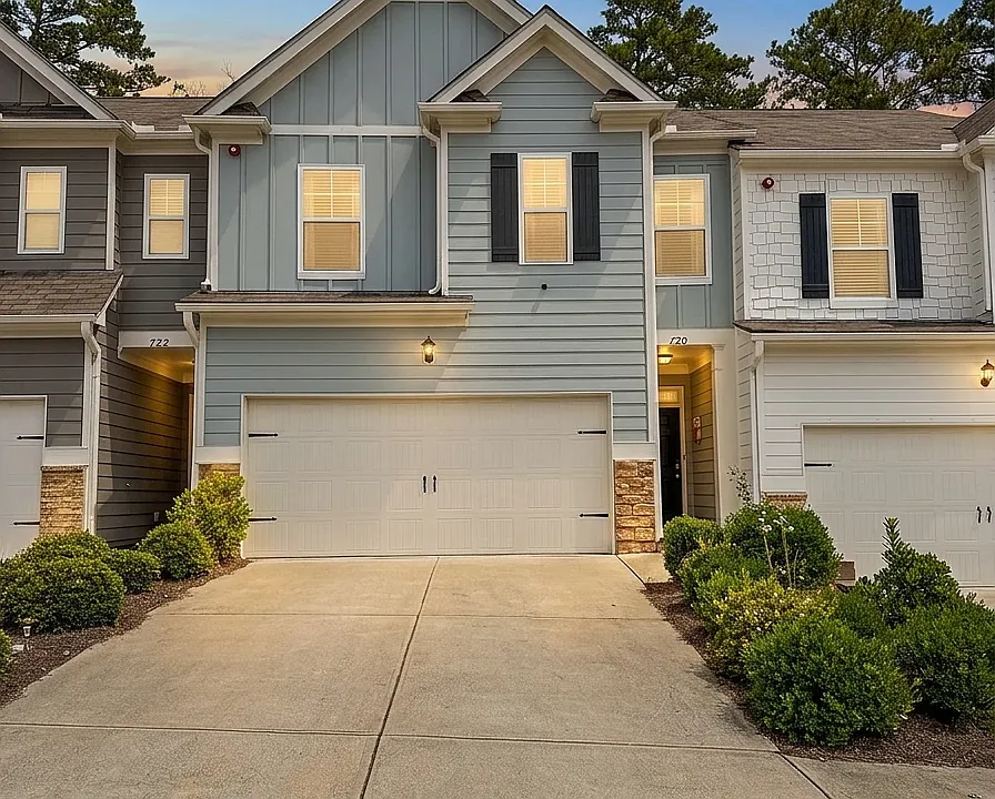 720 Woodstock Grove Dr