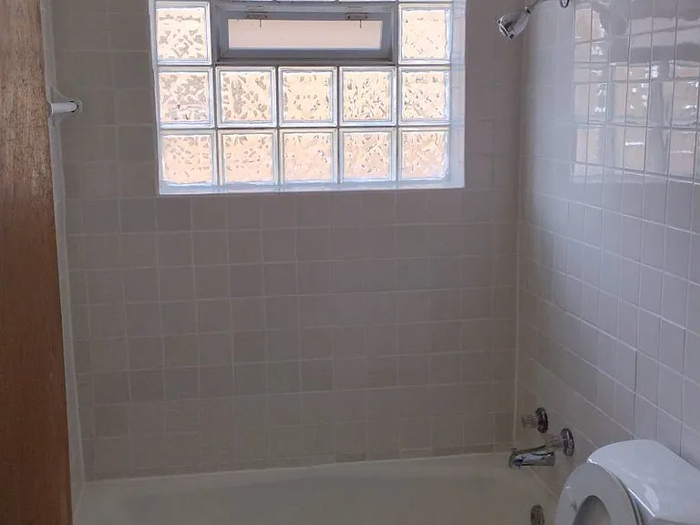 10126 S Pulaski Rd #2E — Photo 16