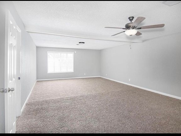 2nd image of 3215 Blossom Dr