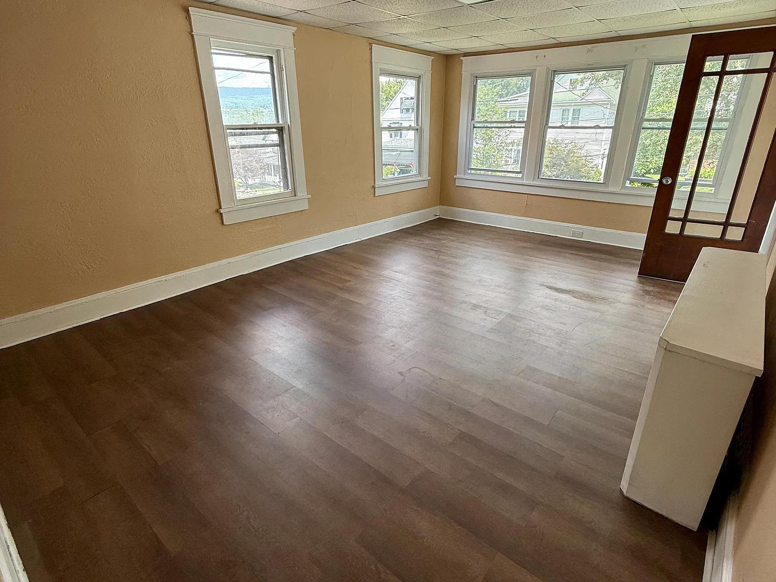 4 bed, 1.5 bath, 1200 sqft, $1,700 — Photo 2