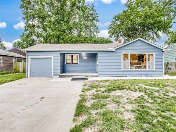 639 S Waverly Dr, Wichita, KS 67218