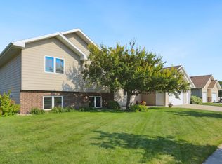 1618 Norwood Dr, Aberdeen, SD 57401