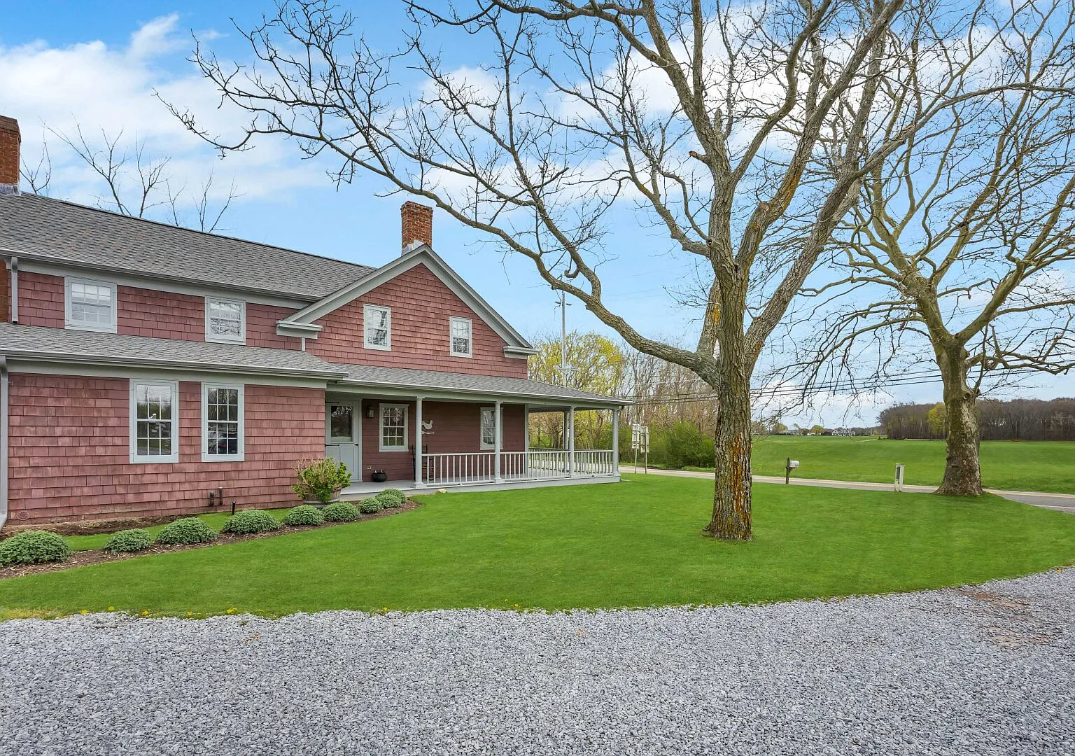 Private Home Located on Palmer Vineyards in the North Fork — Photo 2