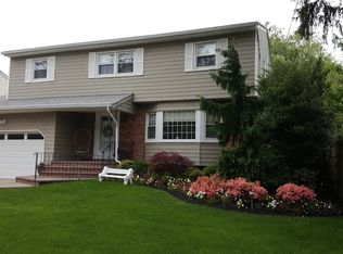 2608 Overlook Pl, Baldwin, NY 11510