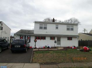 24 Crabtree Dr, Levittown, PA 19055
