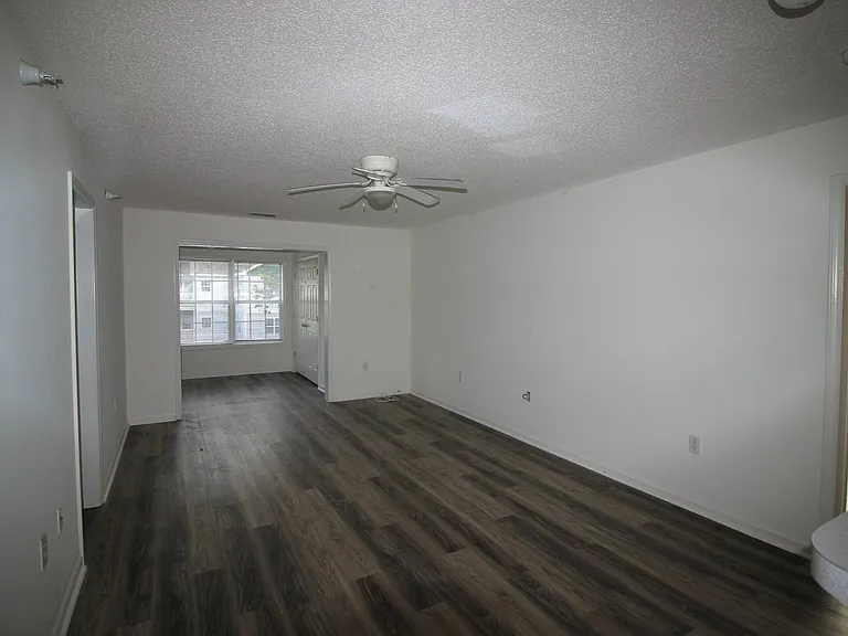 2010 Wolfmill Dr #303 — Photo 4