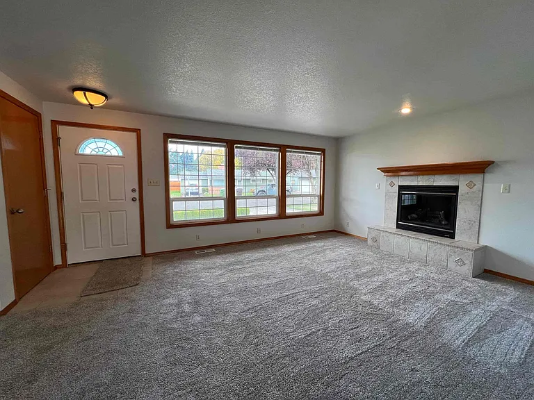 2529 Taylor Ave — Photo 7