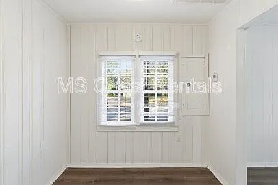 20 Martha Ave — Photo 14
