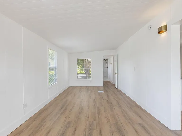 814 Roseapple Ave — Photo 7