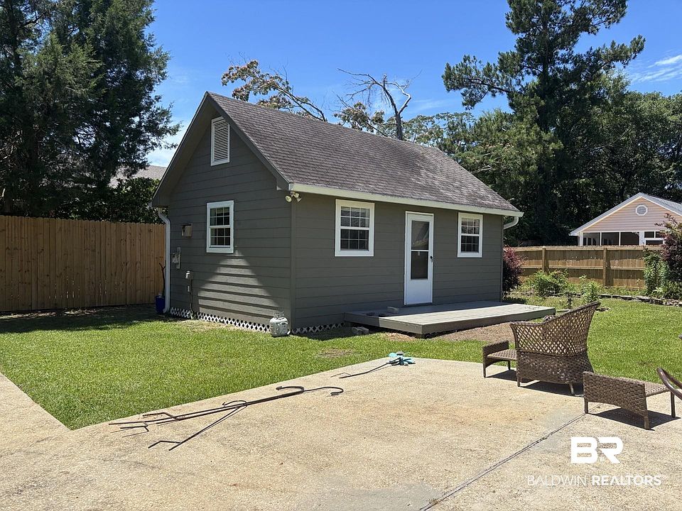 2nd image of 908 Edwards Ave