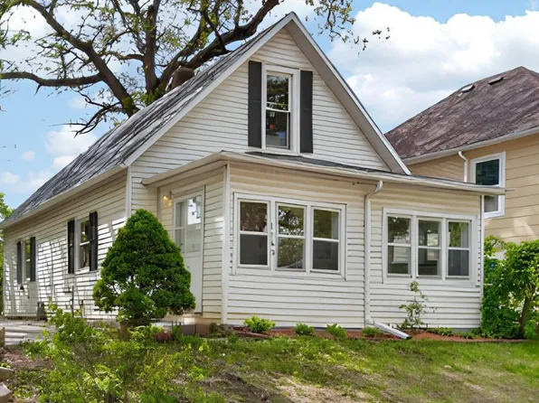1540 33rd St, Des Moines, IA 50311