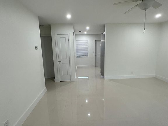 4th image of 1500 SW 6th Ave #1500